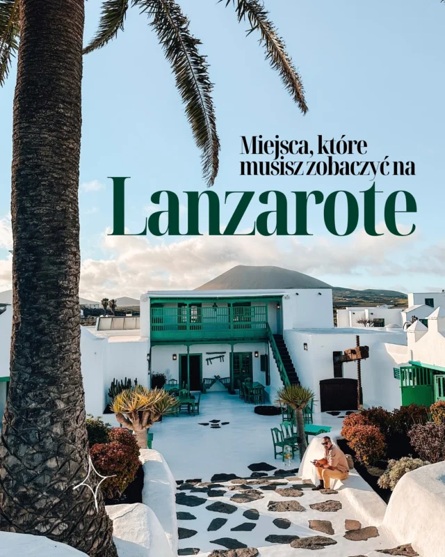 Miejsca, które musisz zobaczyć na Lanzarote! 🌵🪐✨

📍La Geria - Zielone winorośle, kontrastujące z czarną wulkaniczną ziemią, sprawią, że poczujesz się jak na innej planecie!
📍Playa Famara - Jedna z najbardziej spektakularnych plaż - idealna na zachód słońca!
📍Lagomar - Dom tysiąca schodów z nietypową historią!
📍Playa Mujeres - Zachwyca swoją przestrzenią, złocistym piaskiem i turkusowym oceanem 📍Fundación César Manrique - Taras z basenem otoczonym zastygłą lawą robi szczególne wrażenie!
📍El Grifo - Najpiękniejsza i najstarsza winnica na Lanzarote. Szkło, biel, skały i zielone kaktusy!
📍Casa Museo de César Manrique - Dom najsłynniejszego artysty Lanzarote

A więcej takich miejsc… będzie w 📖 o Lanzarote! 😍 Premiera już po Wielkanocy! Stay tuned! 🫢🌵

Co zobaczyć na Lanzarote • Wyspy Kanaryjskie zimą • Lanzarote atrakcje 

#wyspykanaryjskie #lanzarote #lanzalove #podróże #podroze #aesthetic